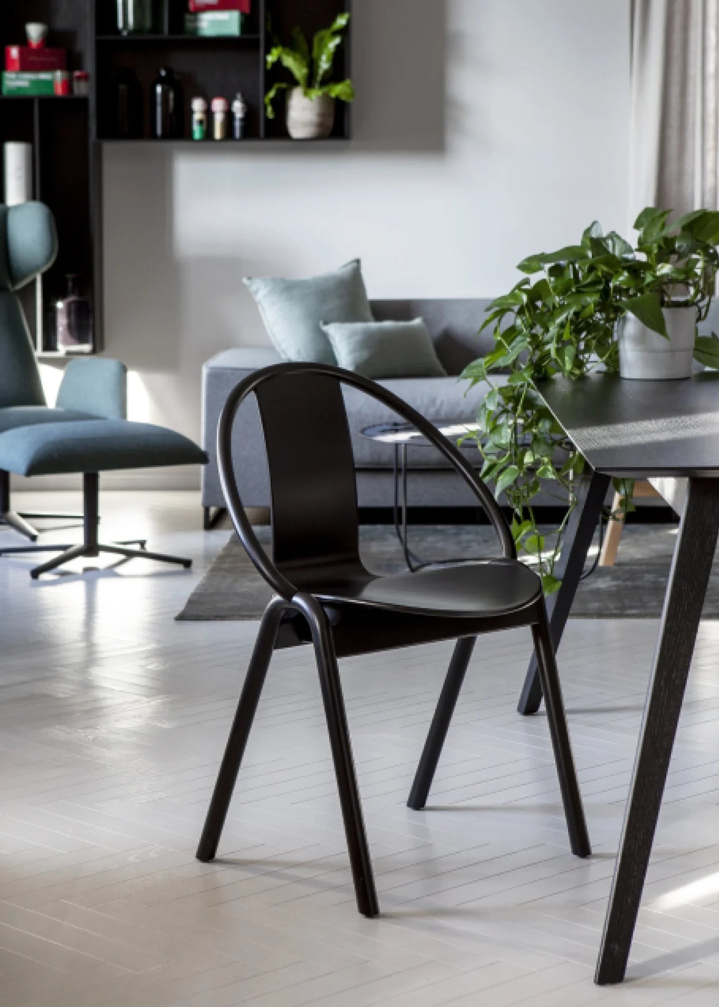Again chair