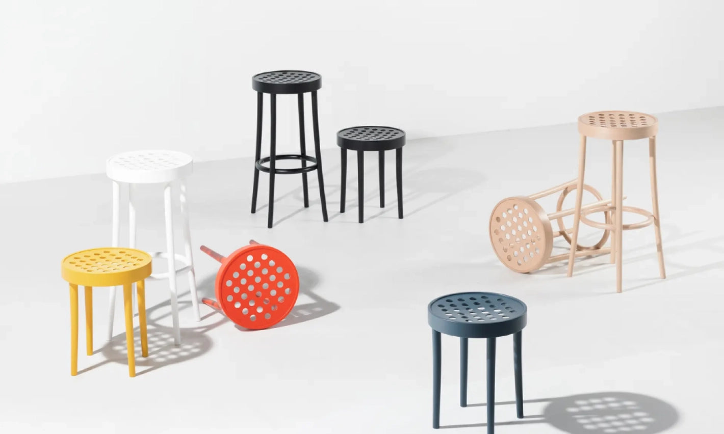 822 Stool