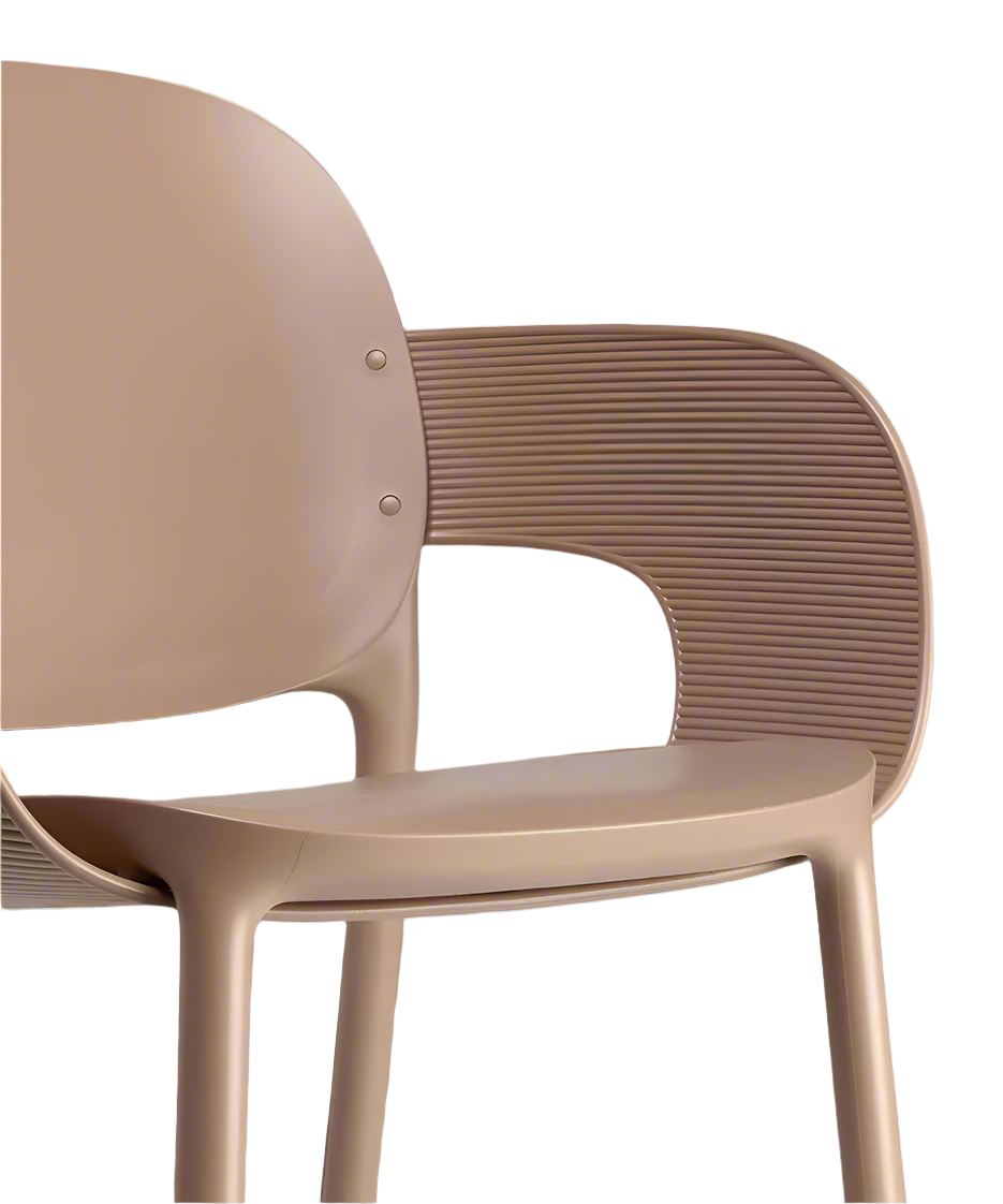 Hug armchair